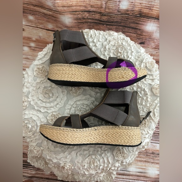 OTBT CANNONBALL GLADIATOR ZIPPER BACK ESPADRILLE SANDAL - Picture 8 of 10